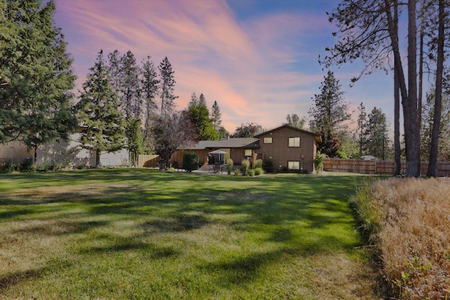 10946 W Sagewood Rd, Nine Mile Falls, WA 99026 - view of yard at dusk