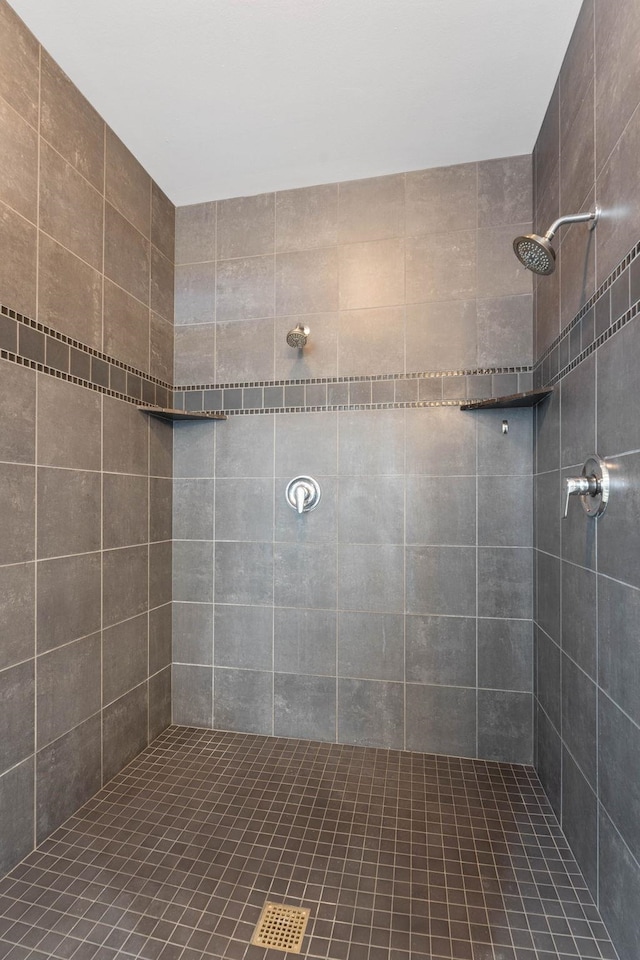 2230 W Riverside Ave # 302, Spokane, WA 99201 - full bathroom with tiled shower