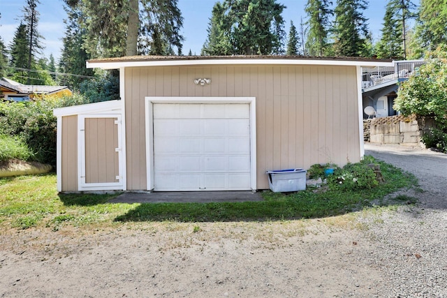 22704 E Park Beach Rd, Newman Lake, WA 99025 - view of garage