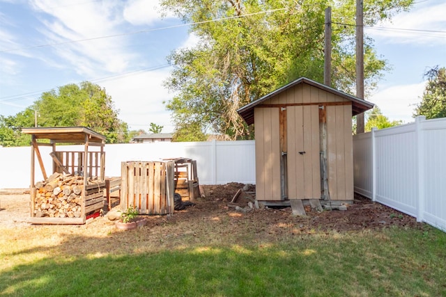 1018 N Fox Rd, Spokane Valley, WA 99206 - view of shed with a fenced backyard