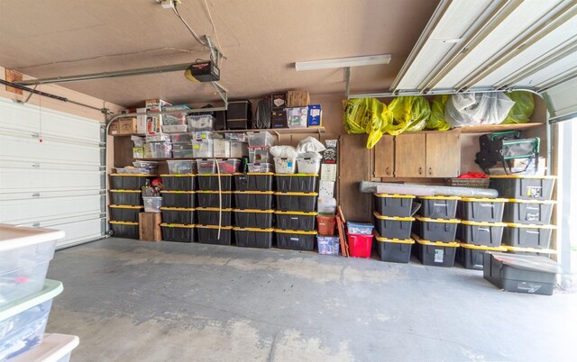 1018 N Fox Rd, Spokane Valley, WA 99206 - garage with a garage door opener