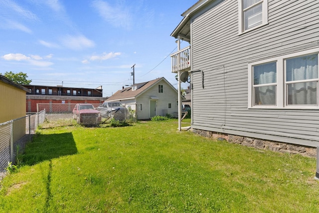 1023 W Maxwell Ave, Spokane, WA 99201 - view of yard featuring a balcony