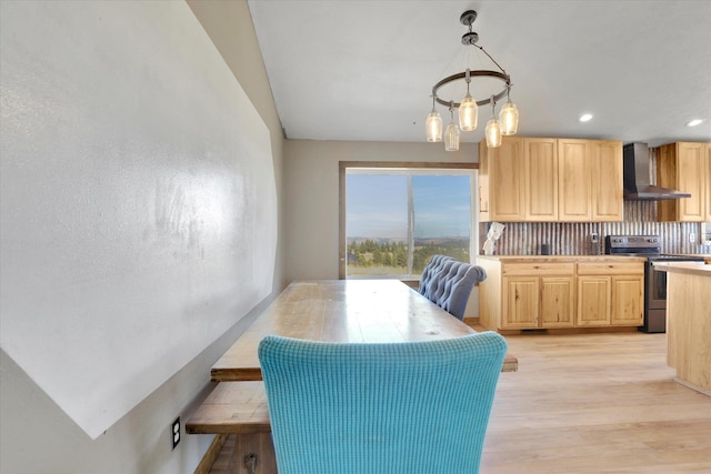 36127 N Hart Rd, Davenport, WA 99122 - dining area featuring light wood-style flooring, a chandelier, and recessed lighting