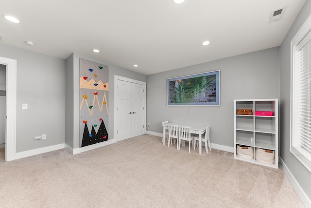 16215 W Coulee Hite Rd, Spokane, WA 99224 - recreation room featuring carpet floors and recessed lighting