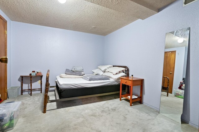 3425 E Upriver Dr, Spokane, WA 99217 - bedroom featuring carpet floors and a textured ceiling