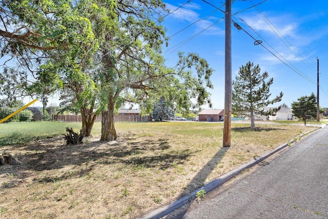 3425 E Upriver Dr, Spokane, WA 99217 - view of yard