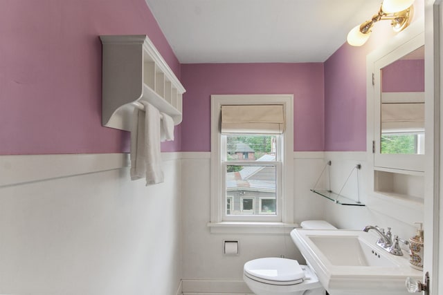 1103 W 20th Ave, Spokane, WA 99203 - bathroom with healthy amount of natural light