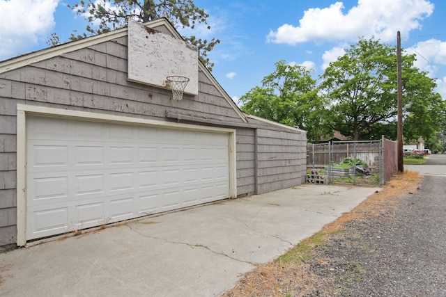 1103 W 20th Ave, Spokane, WA 99203 - view of garage