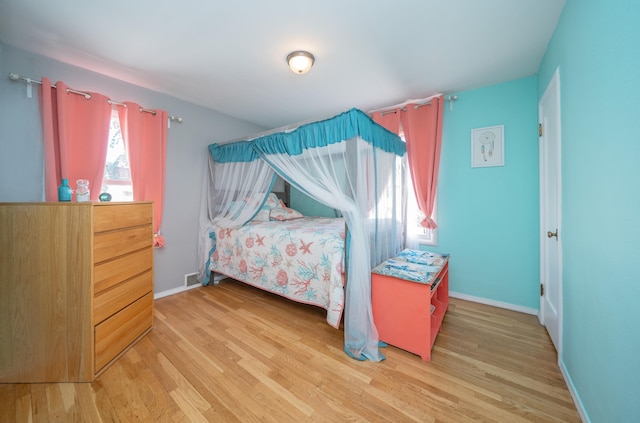 5224 N Post St, Spokane, WA 99204 - bedroom featuring light wood finished floors