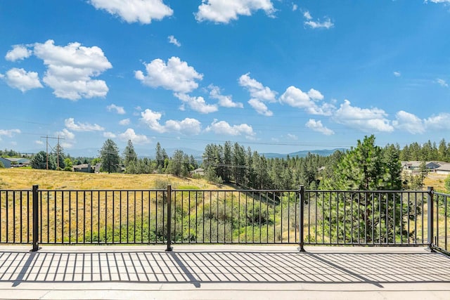 7014 E Columbia Dr, Spokane, WA 99217 - view of deck