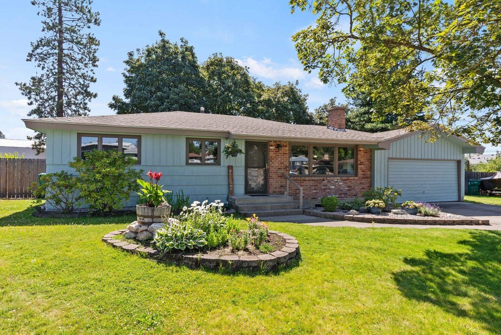 2821 W Rosewood Ave, Spokane, WA 99205 - photo 1