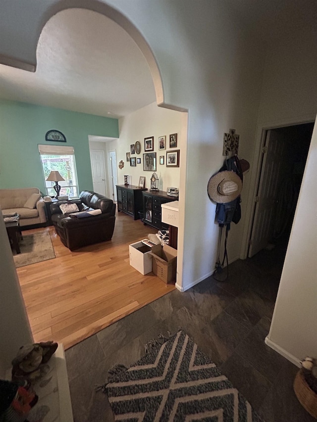 603 W Dennison-Chattaroy Rd, Deer Park, WA 99006 - hall with arched walkways and baseboards