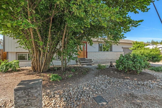 13908 E 32nd Ave, Spokane Valley, WA 99037 - view of front of house featuring entry steps and brick siding