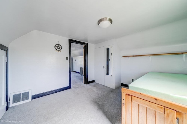 803 E Queen Ave, Spokane, WA 99207 - bedroom featuring light carpet and baseboards