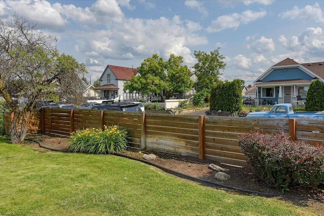 703 E Lacrosse Ave, Spokane, WA 99207 - view of yard with a residential view