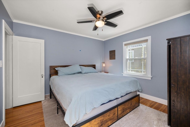 1123 W 25th Ave, Spokane, WA 99203 - bedroom with wood finished floors, crown molding, and a ceiling fan