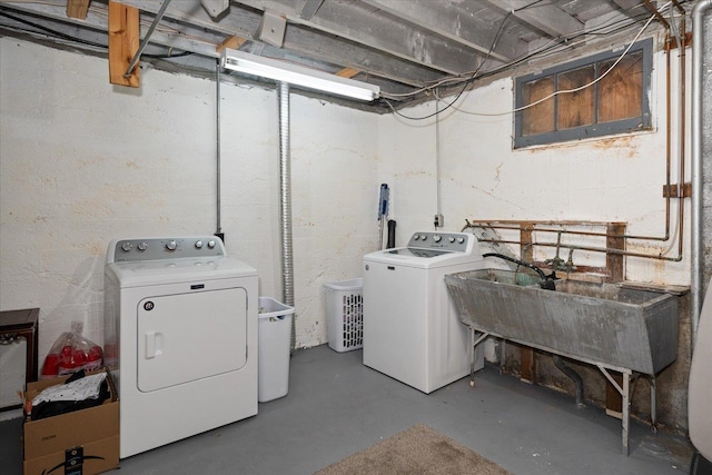 1123 W 25th Ave, Spokane, WA 99203 - laundry area with washing machine and dryer