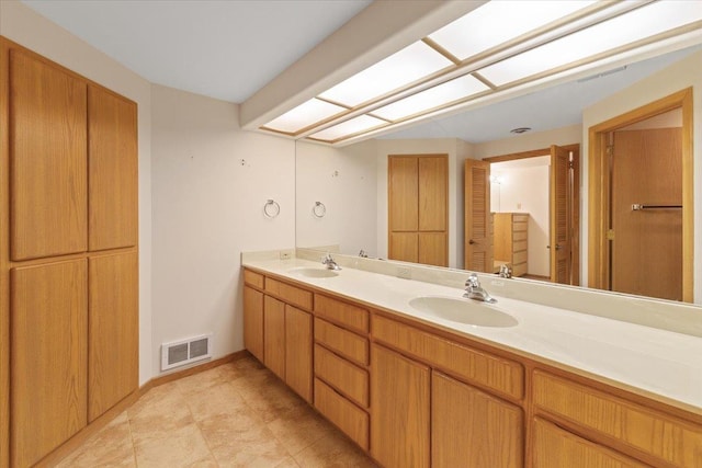 5430 S Quail Ridge Cir, Spokane, WA 99223 - bathroom with double vanity