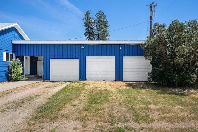 40010 N Newport Hwy, Elk, WA 99009 - garage with driveway