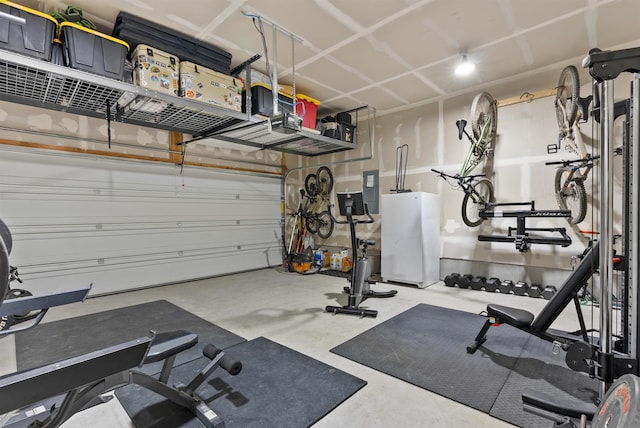 3228 N Mckinnon Rd, Spokane, WA 99217 - exercise room with a garage