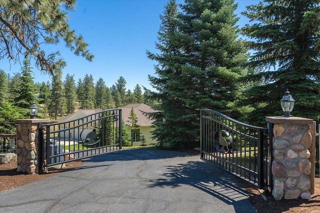 5614 N Thierman Rd, Spokane, WA 99217 - view of gate