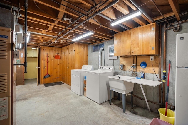 11322 E 18th Ave, Spokane, WA 99206 - laundry room with independent washer and dryer