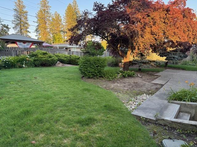 6412 N Fotheringham St, Spokane, WA 99208 - view of yard