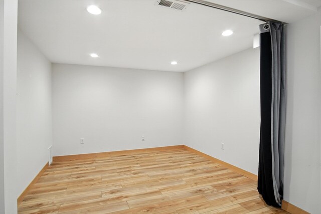 3121 S Manito Blvd, Spokane, WA 99203 - unfurnished room with light wood-style floors and recessed lighting