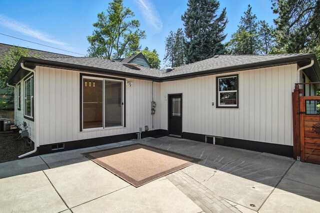 3121 S Manito Blvd, Spokane, WA 99203 - view of front of home with a patio and roof with shingles