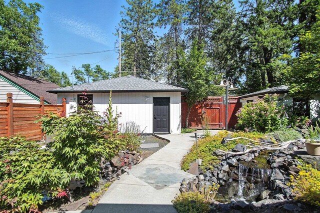3121 S Manito Blvd, Spokane, WA 99203 - view of outbuilding featuring a gate