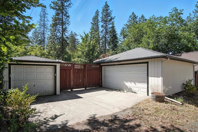 3121 S Manito Blvd, Spokane, WA 99203 - view of detached garage