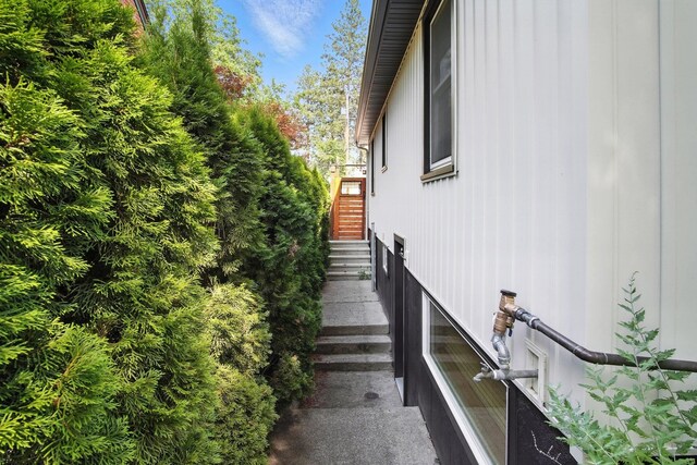 3121 S Manito Blvd, Spokane, WA 99203 - view of staircase