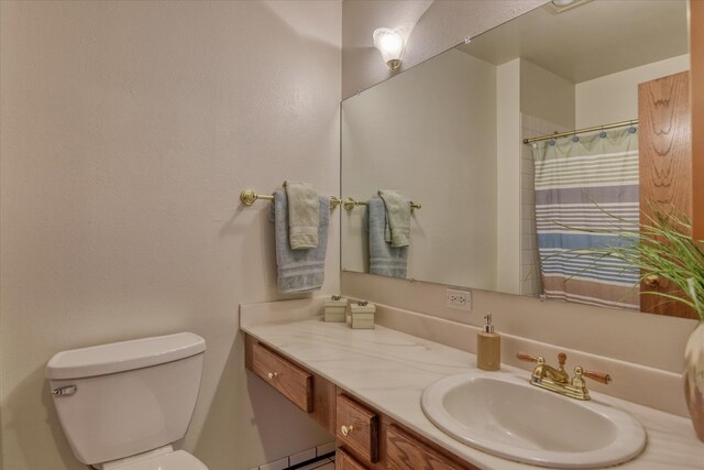 707 W 6th Ave Unit 44, Spokane, WA 99204 - bathroom with vanity and a shower with curtain