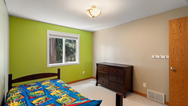 811 W Teal Ave, Spokane, WA 99218 - carpeted bedroom with baseboards