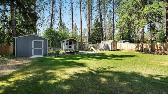 811 W Teal Ave, Spokane, WA 99218 - fenced backyard featuring a storage shed