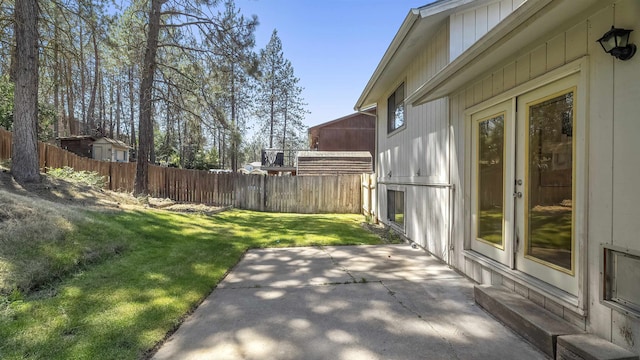 5623 W Lyons Ct, Spokane, WA 99208 - view of yard featuring a patio area
