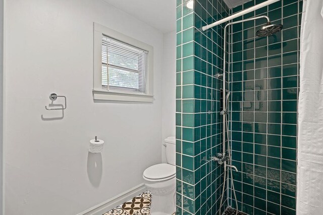 3129 E 34th Ave, Spokane, WA 99223 - bathroom featuring a stall shower