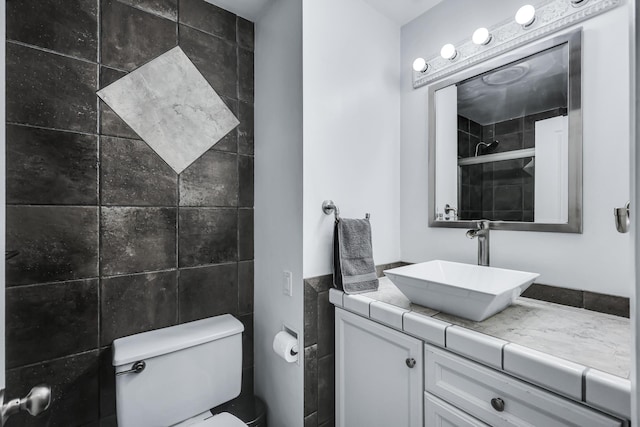 5917 N Addison St, Spokane, WA 99208 - full bath featuring vanity and tiled shower