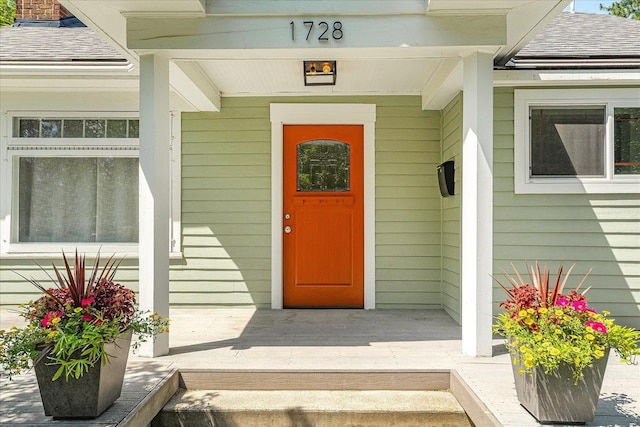 1728 S Adams St, Spokane, WA 99203 - entrance to property with a porch and a shingled roof