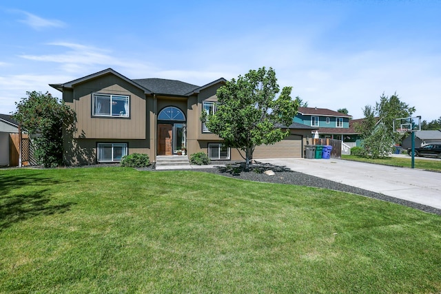 18017 N Lidgerwood Ct, Colbert, WA 99005 - split foyer home with driveway and a garage