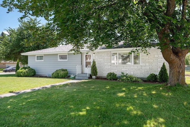 11622 E 24th Ave, Spokane Valley, WA 99206 - ranch-style home with a front lawn and stone siding