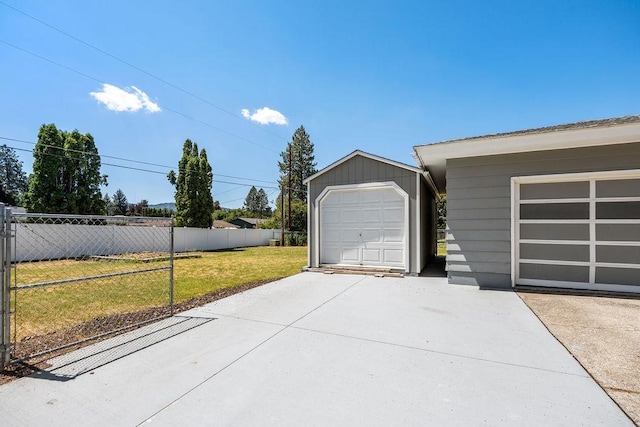 11622 E 24th Ave, Spokane Valley, WA 99206 - garage featuring concrete driveway