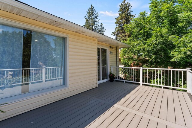 4017 E Pratt Ave, Spokane, WA 99204 - view of wooden terrace