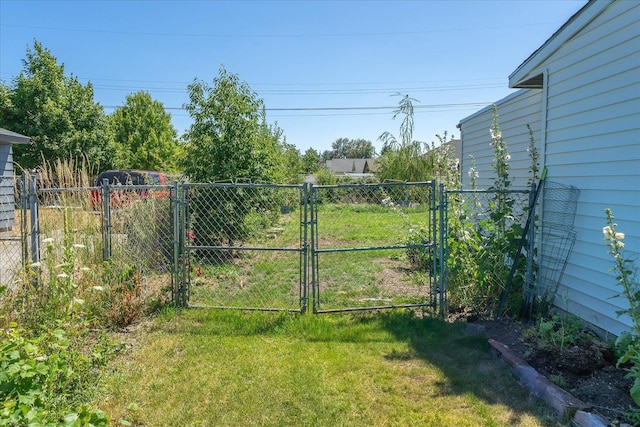7616 E Baldwin Ave, Spokane, WA 99212 - view of yard featuring a gate