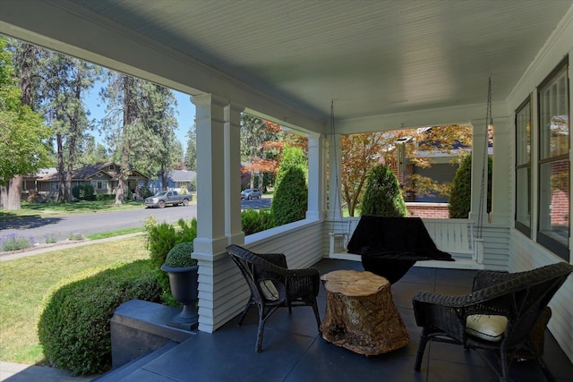 927 W 19th Ave, Spokane, WA 99203 - sunroom / solarium with plenty of natural light and a residential view