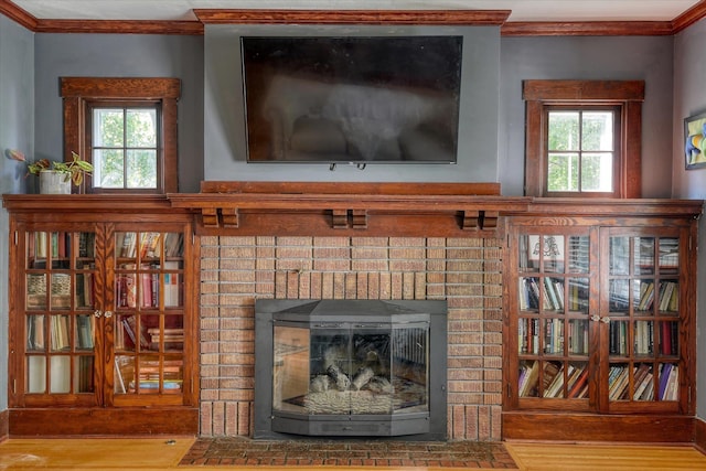 927 W 19th Ave, Spokane, WA 99203 - detailed view of crown molding and a fireplace