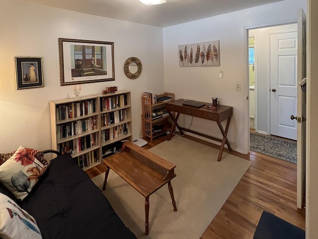816 S Mamer Rd, Spokane Valley, WA 99216 - living area featuring wood finished floors and baseboards