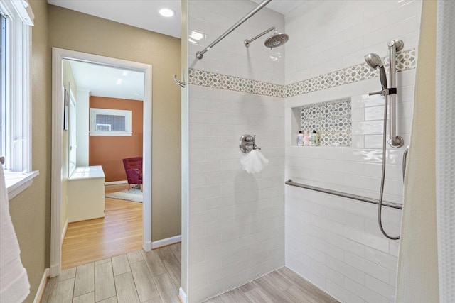2718 S Hatch St, Spokane, WA 99203 - full bath featuring wood finished floors and tiled shower