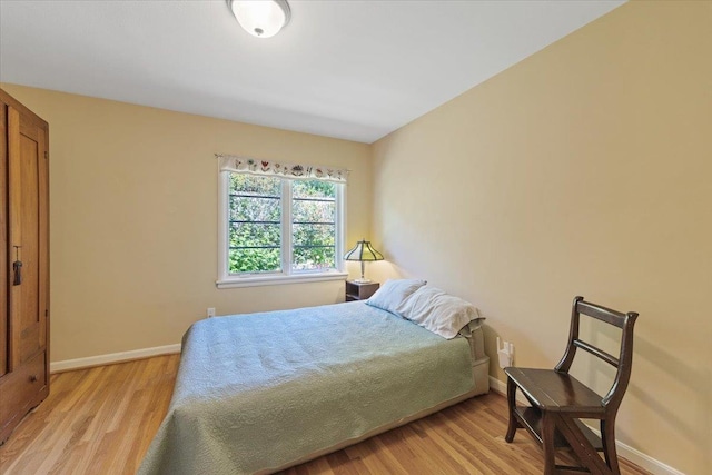 2718 S Hatch St, Spokane, WA 99203 - bedroom featuring light wood-type flooring