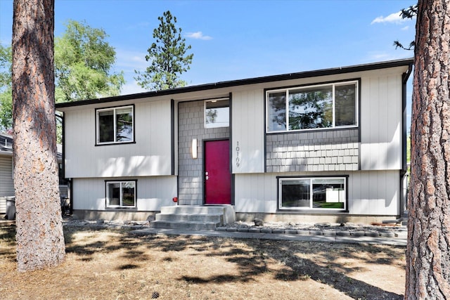 10109 E 9th Ave, Spokane Valley, WA 99206 - view of split foyer home